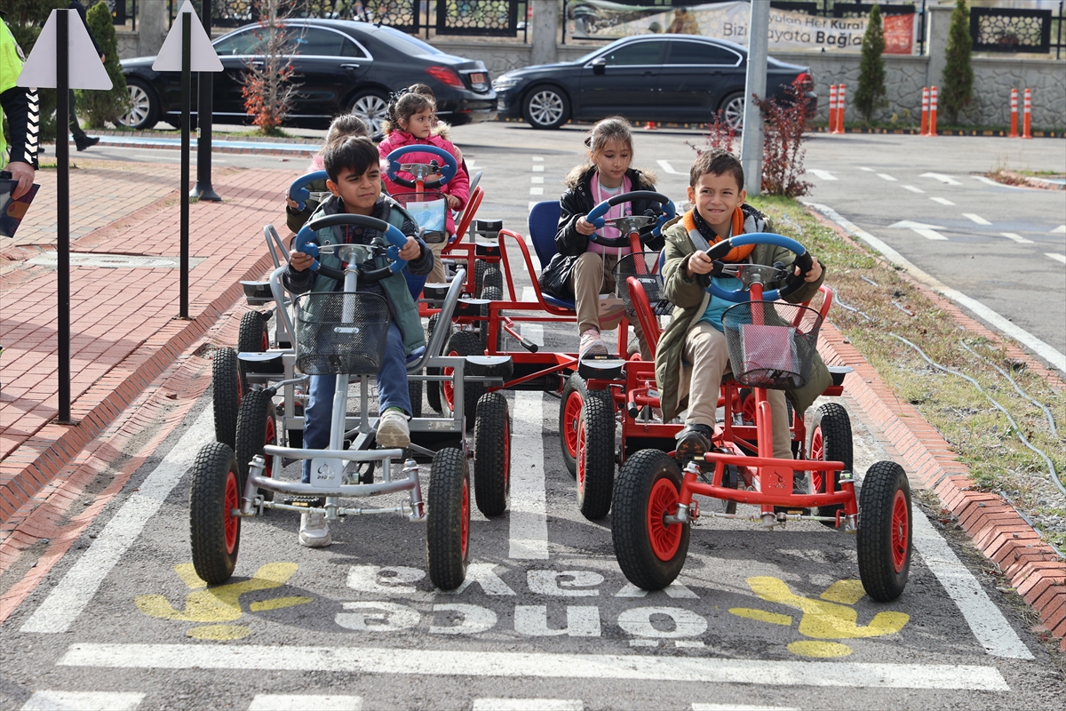 Sivas'ta Çocuk Trafik Eğitim Parkı yılda 13 bin öğrenciyi ağırlıyor