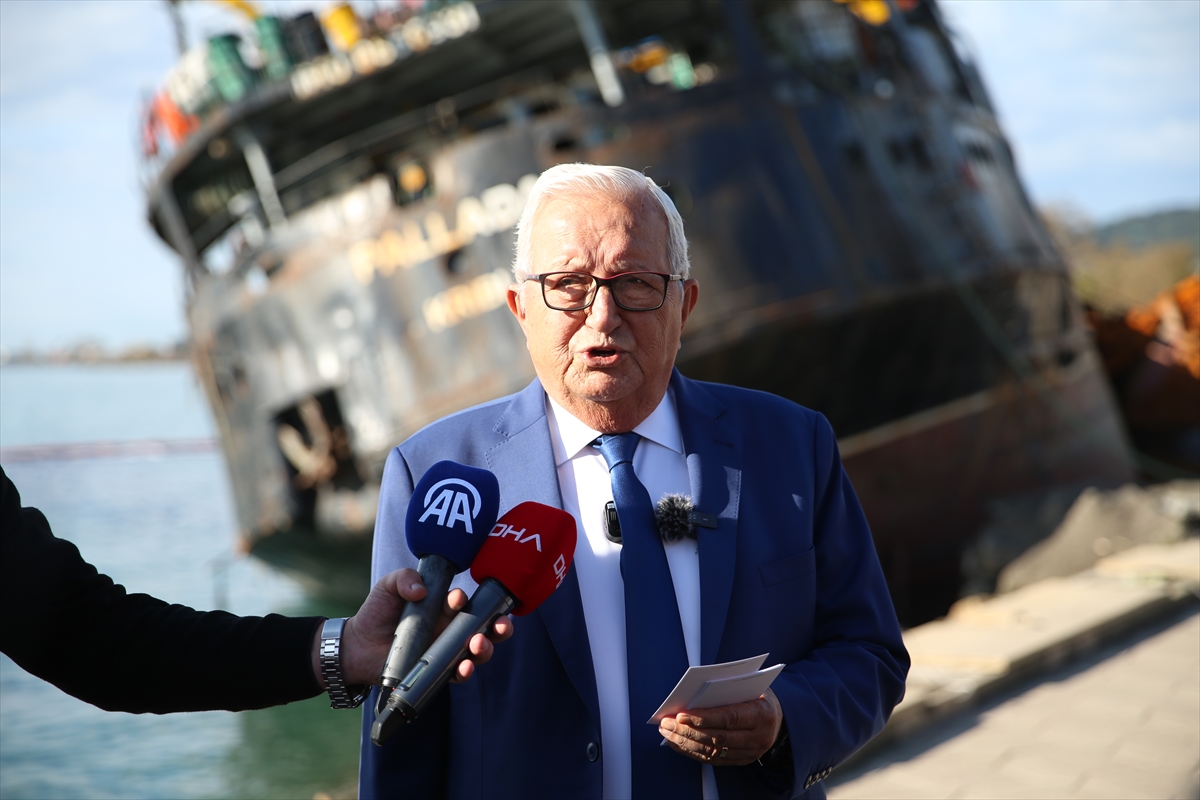 Karadeniz Ereğli Belediye Başkanı Posbıyık fırtınadan etkilenen ilçede açıklama yaptı