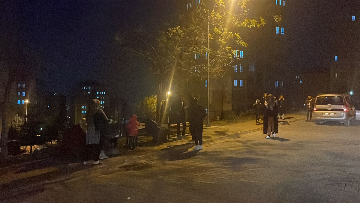 Malatya'da 3 dakika arayla yaşanan 2 deprem paniğe neden oldu