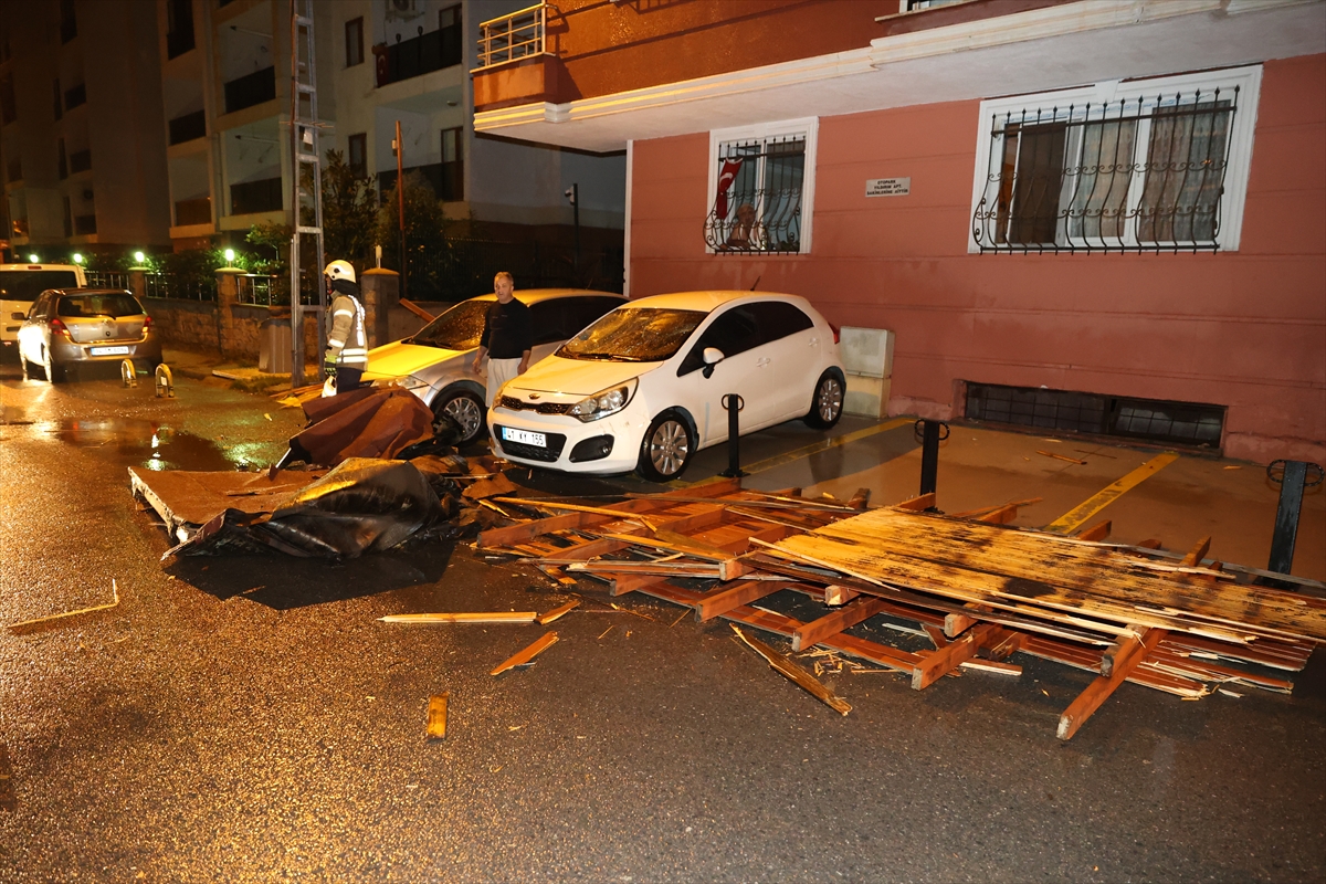İstanbul'da lodos ve sağanak etkili