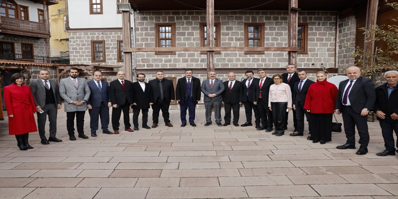 Cumhurbaşkanı Yardımcısı Yılmaz, Anadolu Yayıncıları Derneği'nde soruları yanıtladı