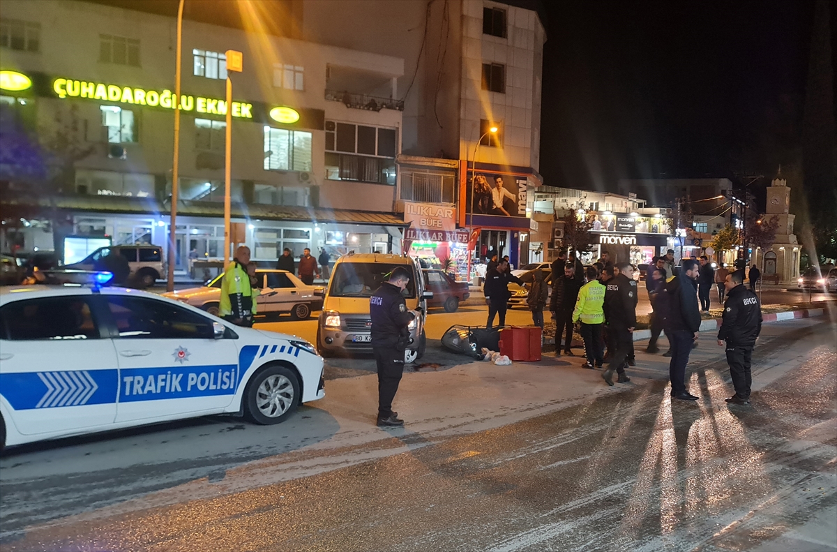 Osmaniye'de hafif ticari araçla çarpışan motosikletteki sürücü öldü