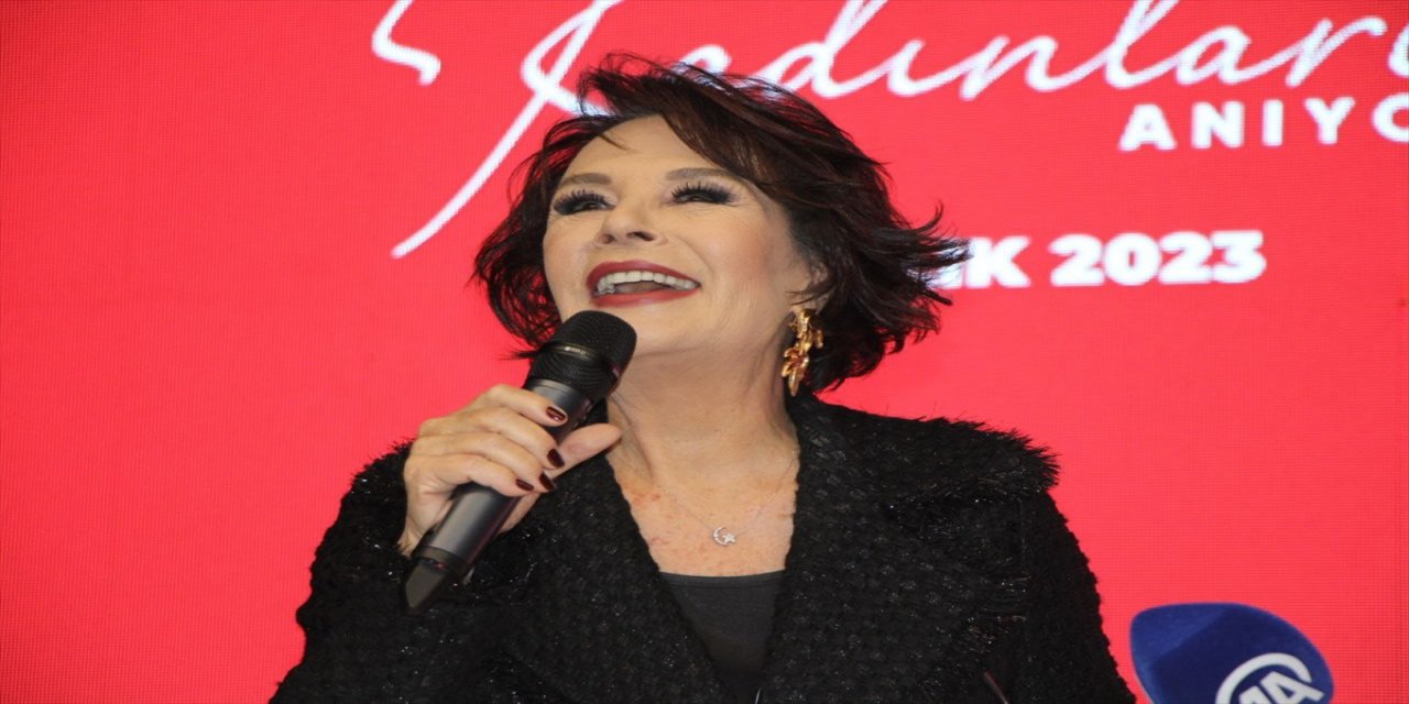 Kocaeli'de "Yeni Çağa İlham Veren Yüzyılın Kadınları" programı düzenlendi