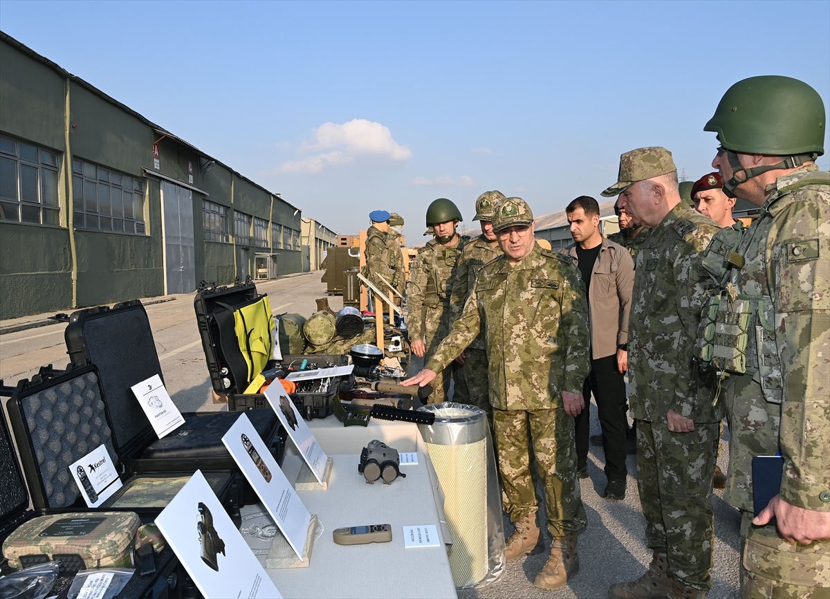 Orgeneral Bayraktaroğlu, TSK İnsani Yardım Tugay Komutanlığında denetleme yaptı