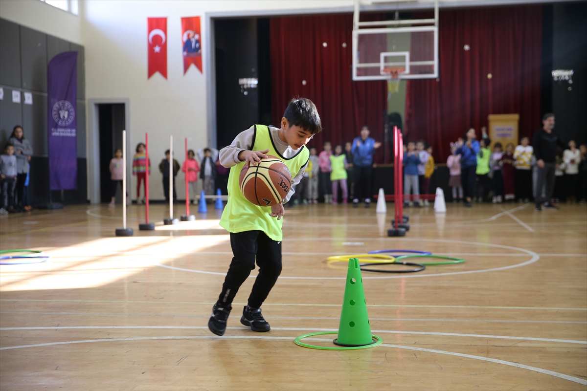 Diyarbakır'da mobil ekip 3 yılda yaklaşık 2 bin öğrenciyi spora kazandırdı