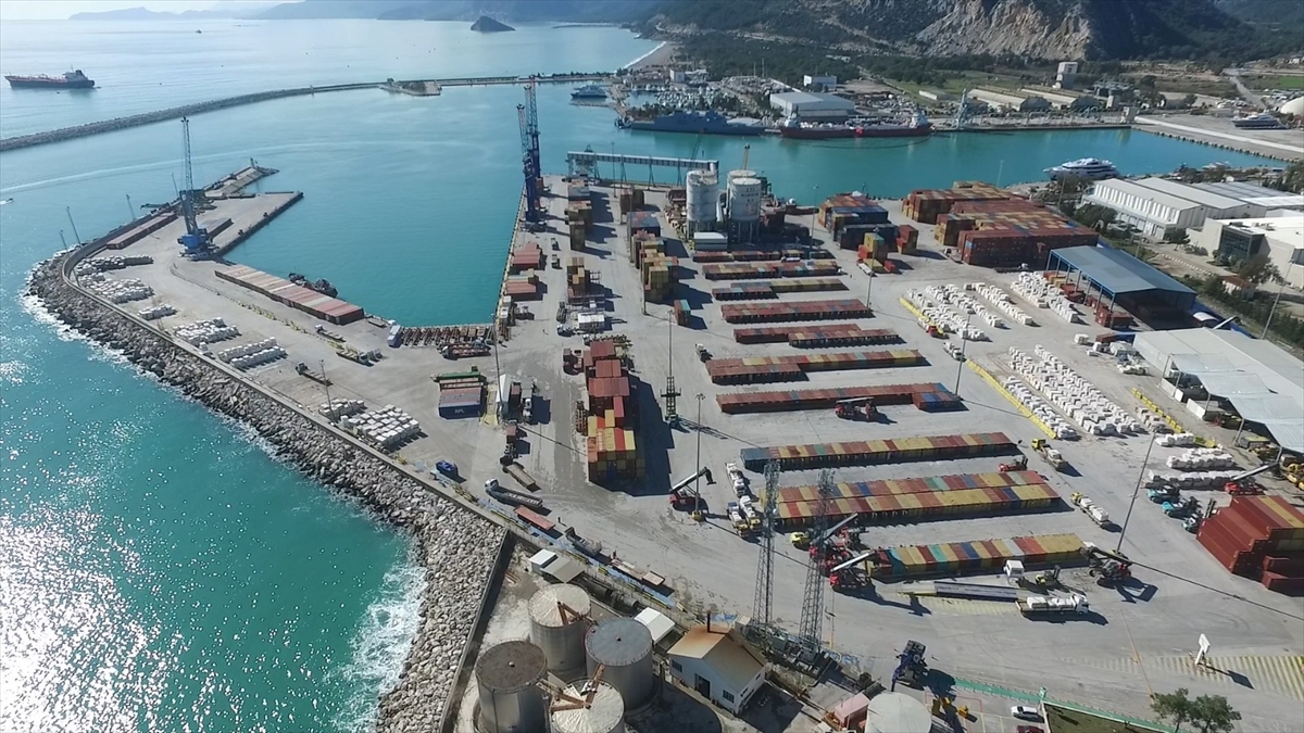 Antalya, 48 kruvaziyerle gelen 59 binden fazla yolcuyu ağırladı