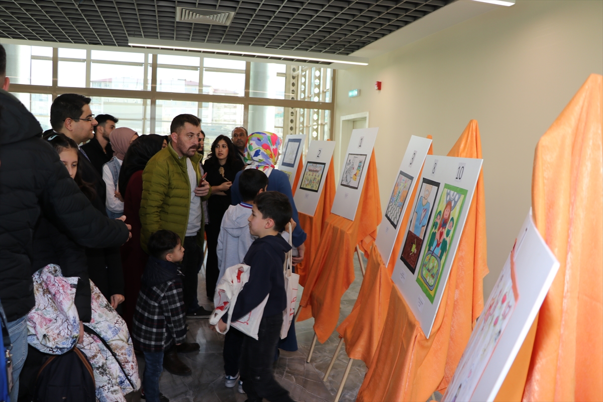 Erzurum'da ortaokul öğrencileri resimleriyle organ bağışına dikkati çekti