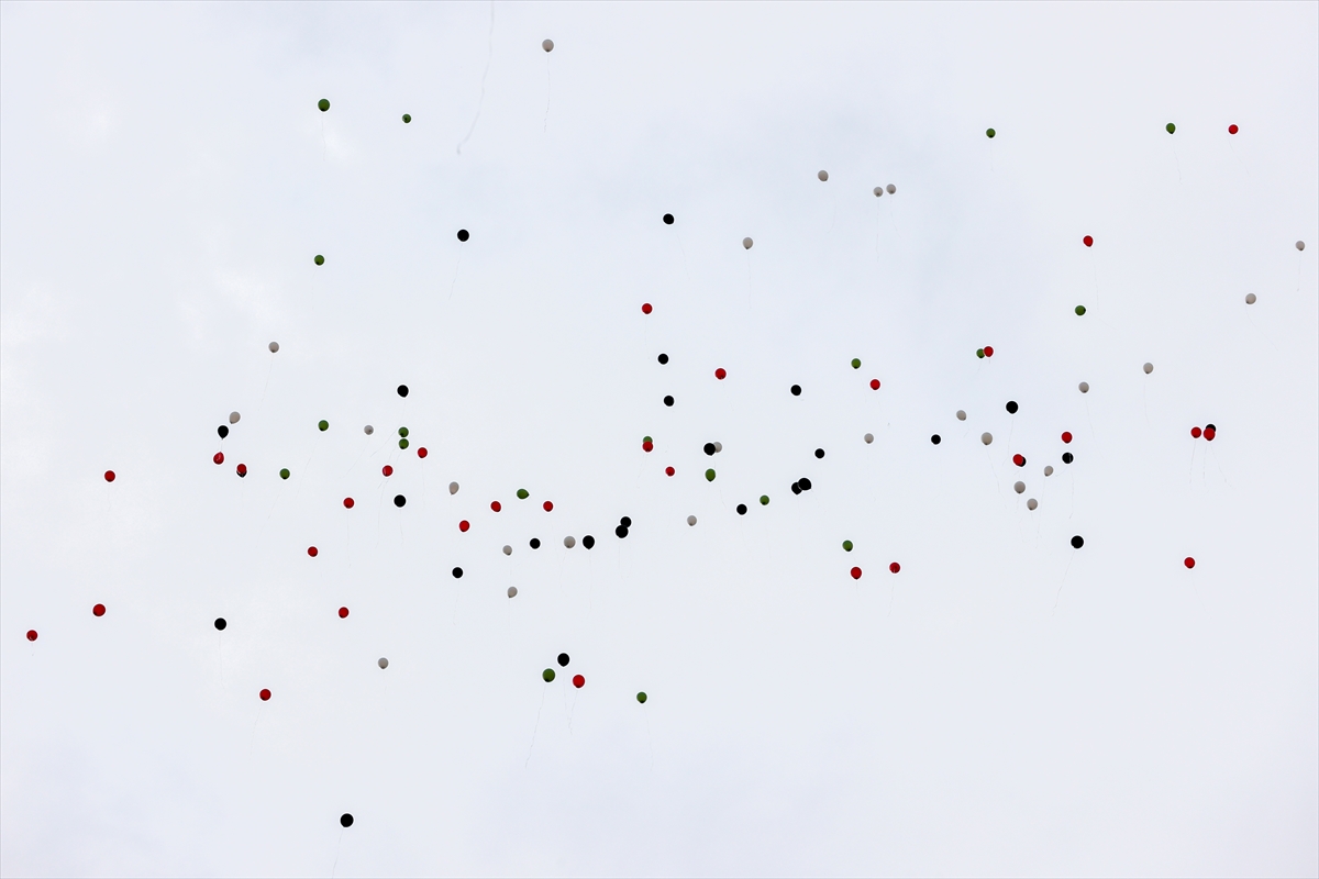 Gaziantep'te Filistin'e destek için gökyüzüne balonlar bırakıldı