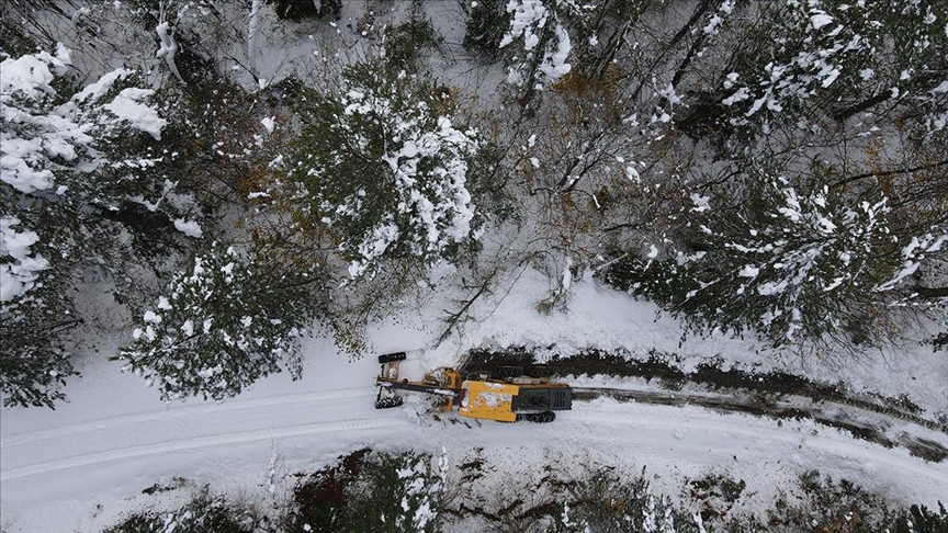 Kastamonu'da 430 köy yolu kar nedeniyle ulaşıma kapandı