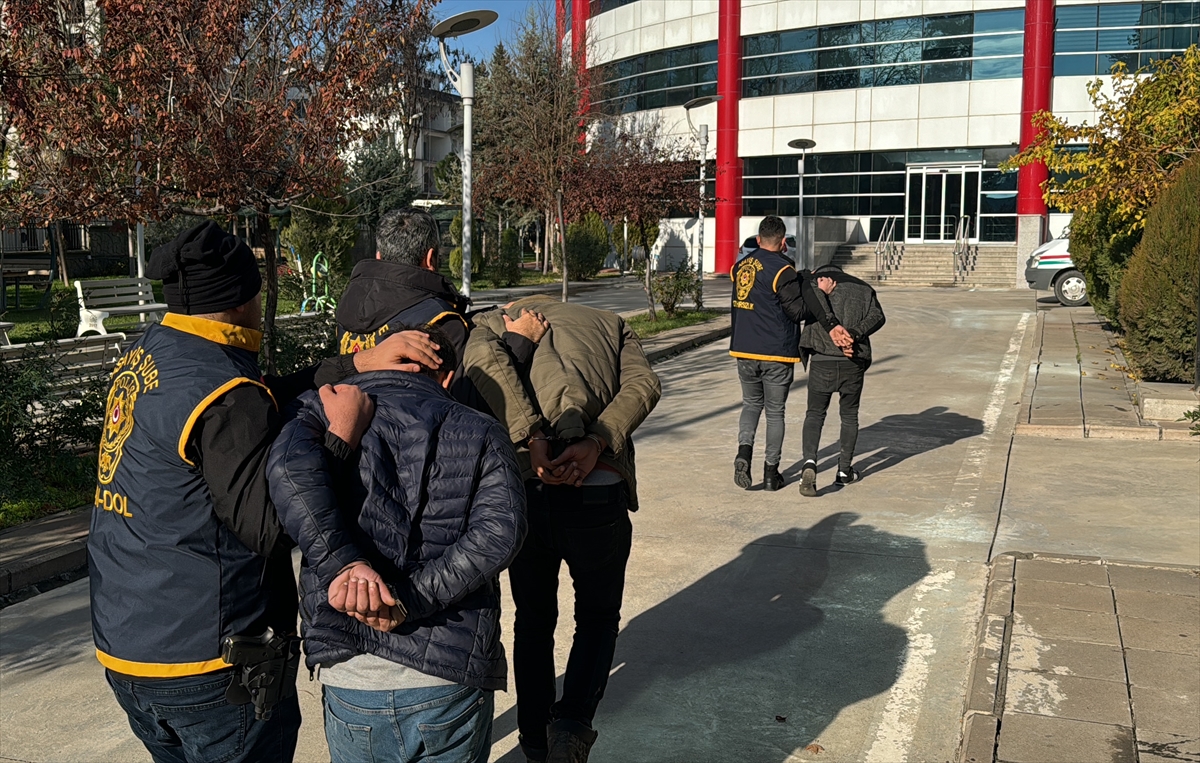 Adıyaman'da hırsızlık operasyonunda gözaltına alınan 3 şüpheli tutuklandı
