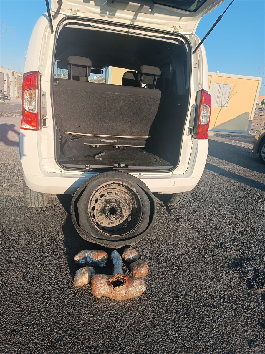 Kayseri'de otomobilin yedek lastiğinde uyuşturucu ele geçirildi