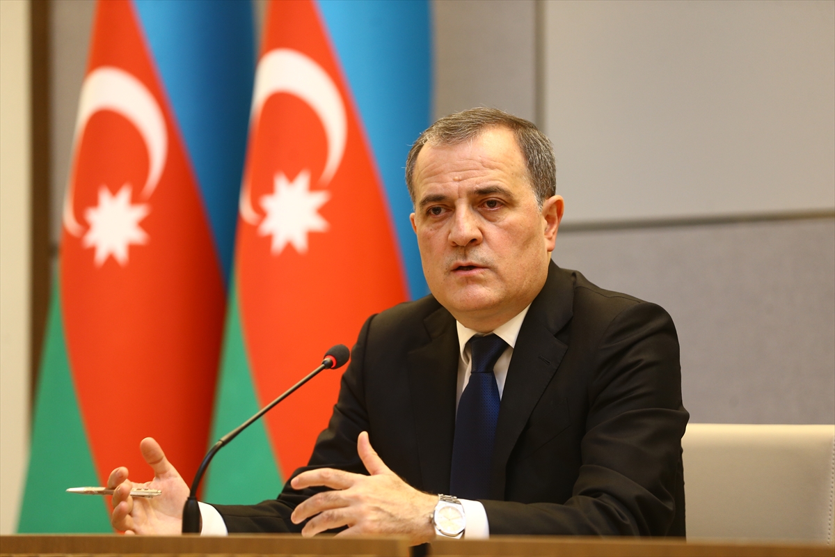 Azerbaycan Dışişleri Bakanı Bayramov, yıllık basın toplantısında konuştu:
