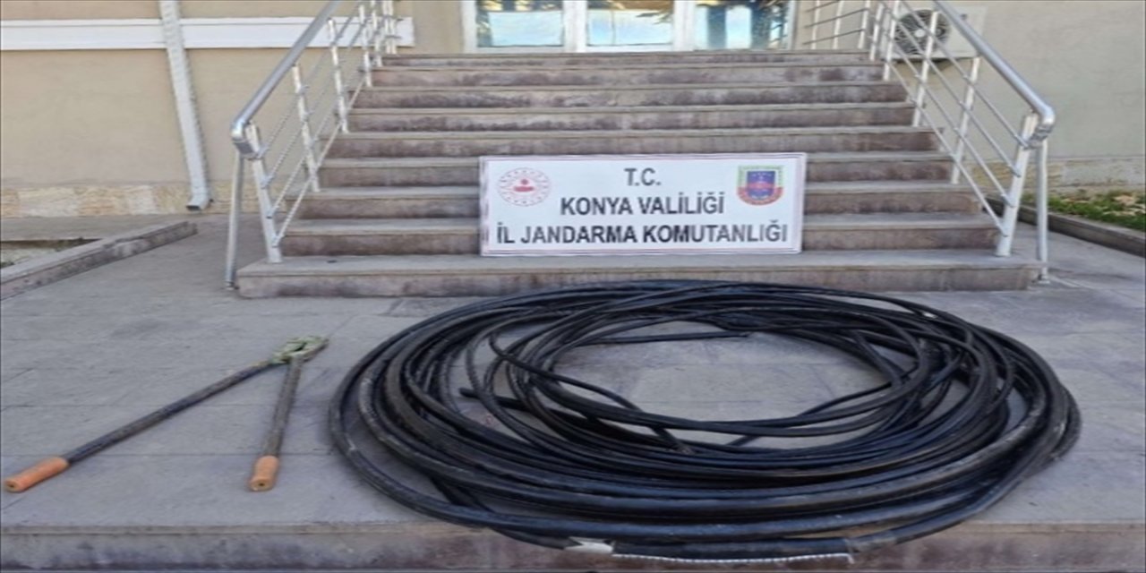 Konya'da kablo hırsızlığı yaptıkları iddiasıyla 3 şüpheli tutuklandı