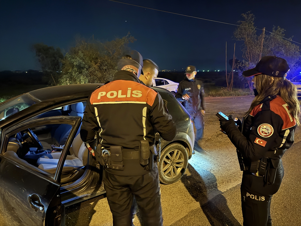 Aydın'da polis ekipleri yeni yıl öncesi denetimlerini artırdı