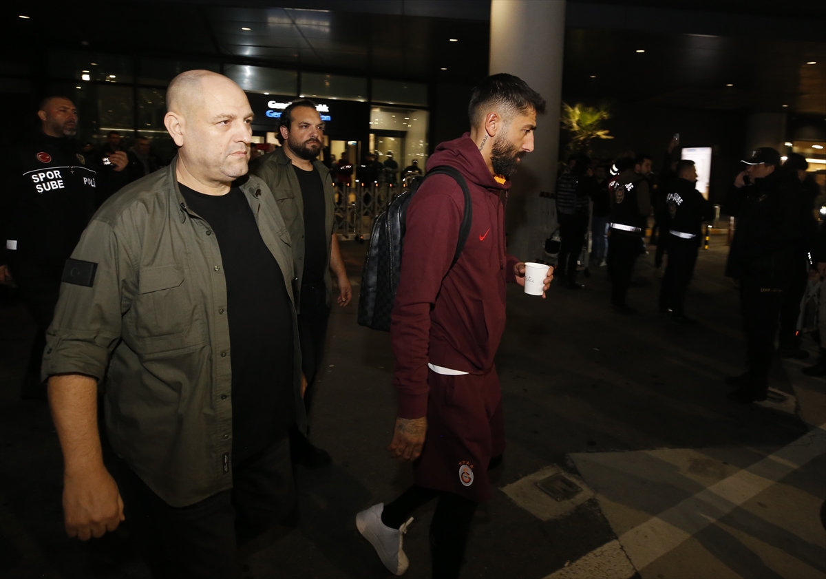 Galatasaray kafilesi İstanbul'a döndü