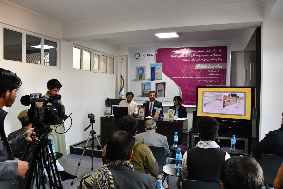 TİKA, Afganistan'da Mahbub-ul Kulub eserini bastırdı