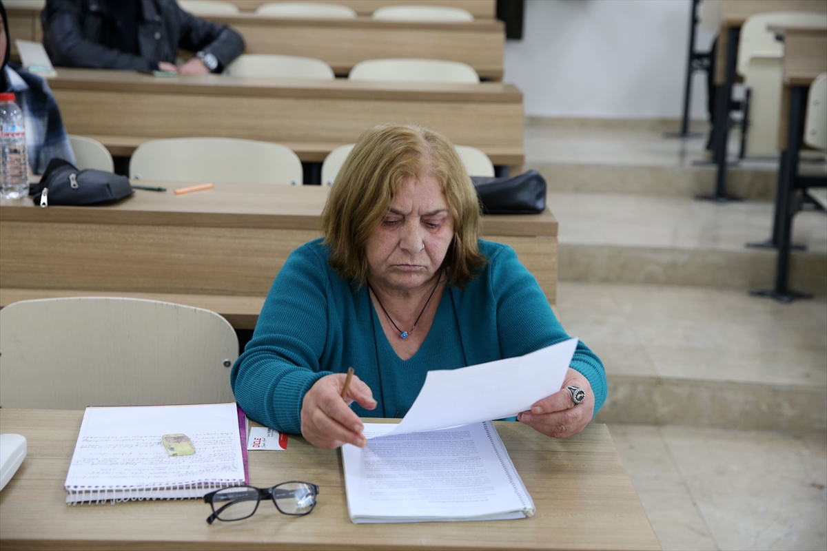 64 yaşında üniversiteyi kazandı