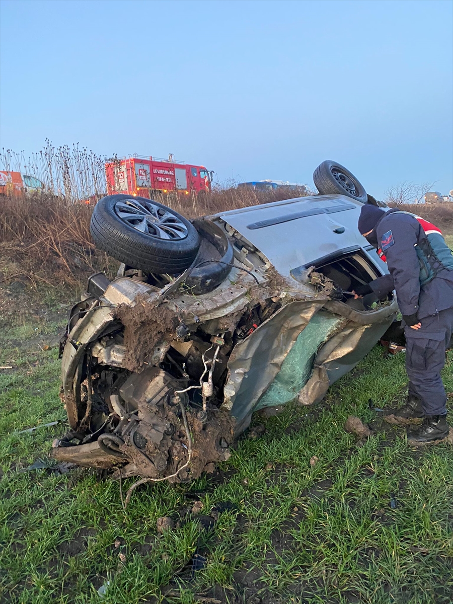 Lüleburgaz'da devrilen otomobilin sürücüsü hayatını kaybetti