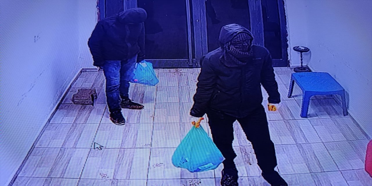 Diyarbakır'da belediye çalışanlarını silahla tehdit ettikleri iddiasıyla 5 şüpheli yakalandı