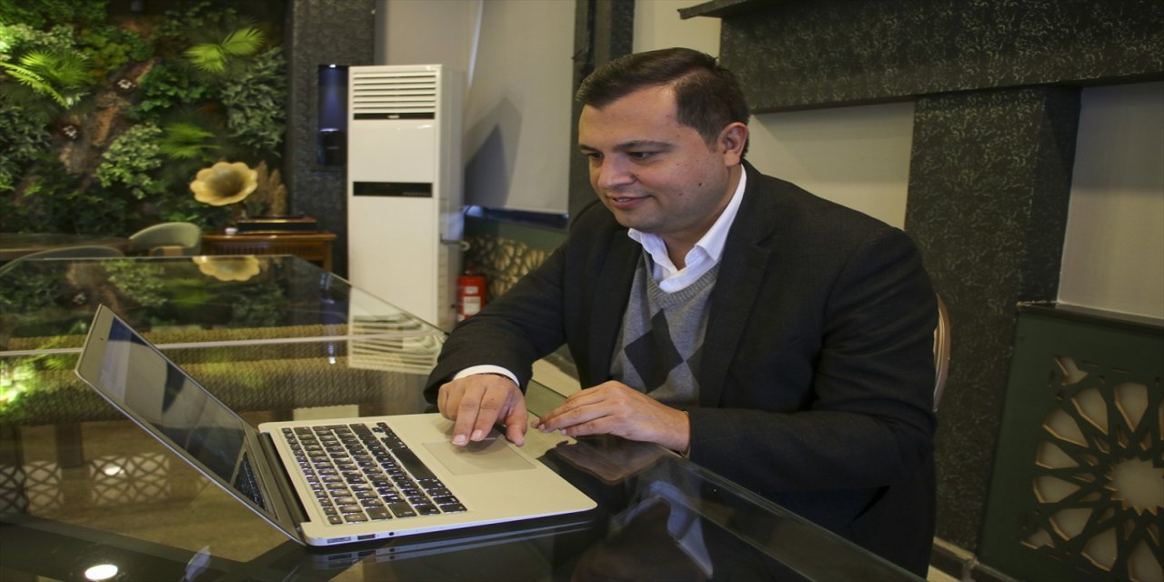 Uşak Belediye Başkanı Çakın, AA'nın "Yılın Kareleri" oylamasına katıldı