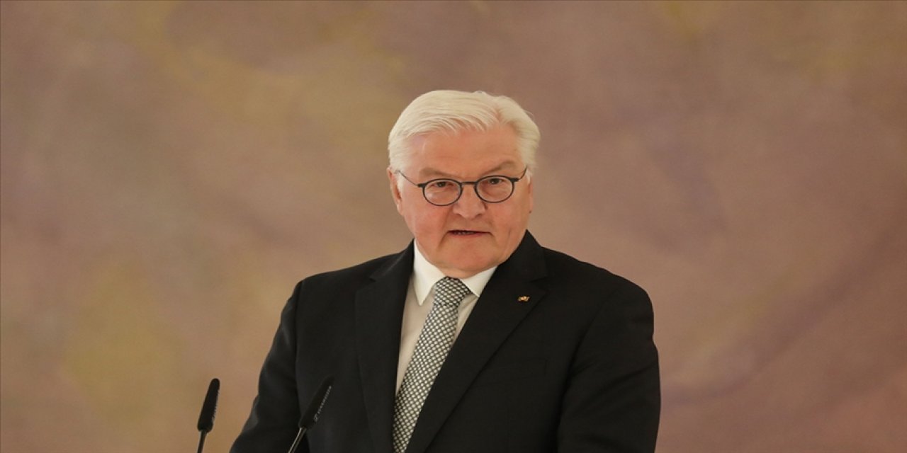 "Almanya Cumhurbaşkanı Steinmeier'den Çarpıcı Değerlendirme: Bakan Habeck'e Yönelik Protesto Gelişmesinin Perde Arkası!"