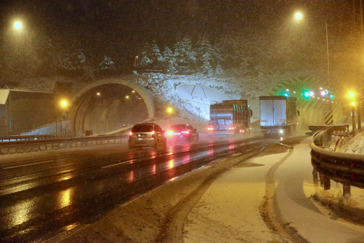 Bolu Dağı'nda kar etkili
