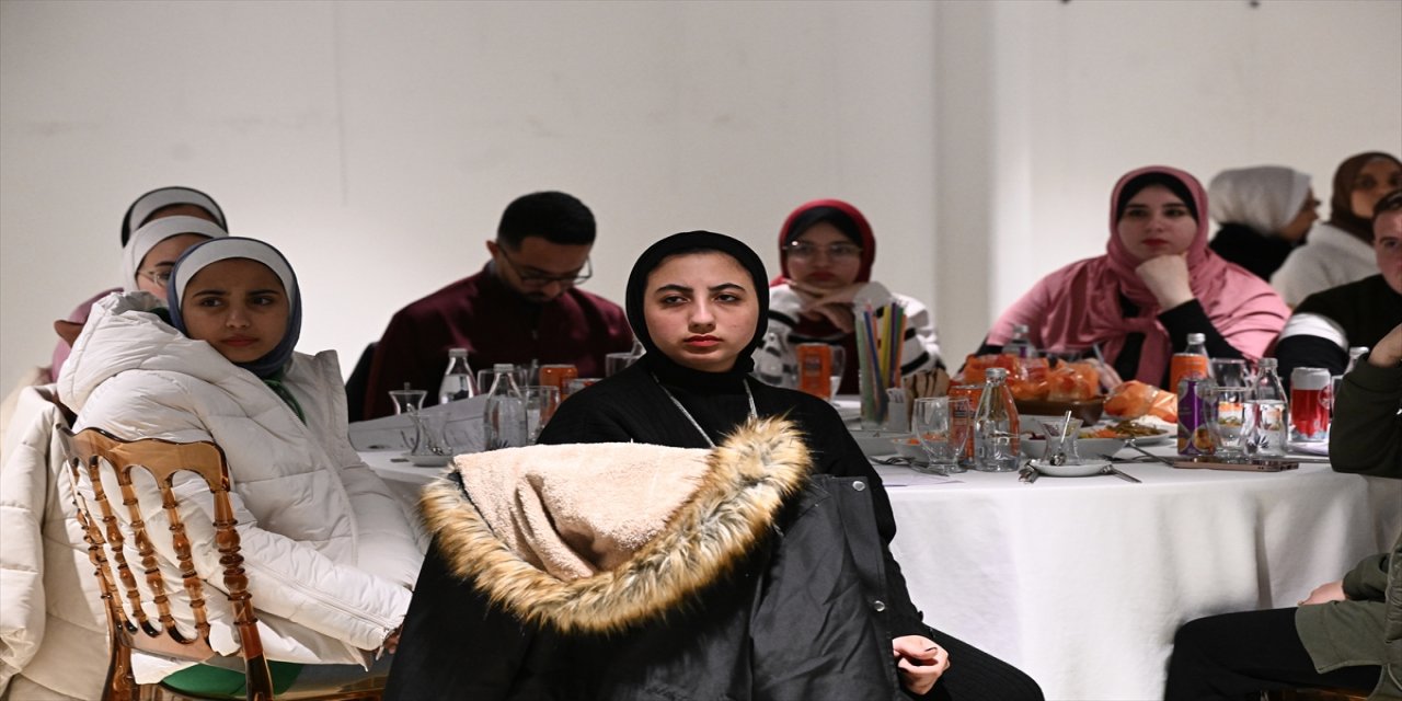 "Gazze'deki okulların çoğu maalesef bombalandı ve yıkıldı. Tekrar okuma şansımız kalmadı."