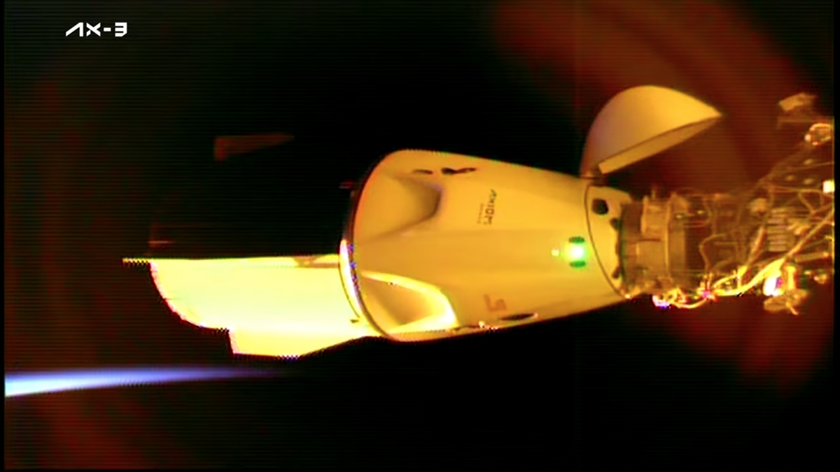 Astronotumuz Gezeravcı'nın da yer aldığı Ax-3 ekibi, Uluslararası Uzay İstasyonu'na kenetlendi