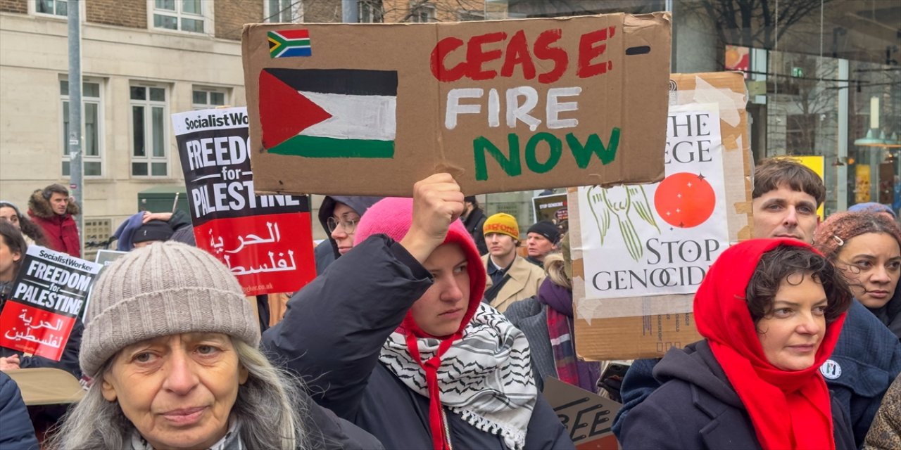 İsrail’e silah satışı yapan İngiliz savunma şirketi, Londra’da protesto edildi