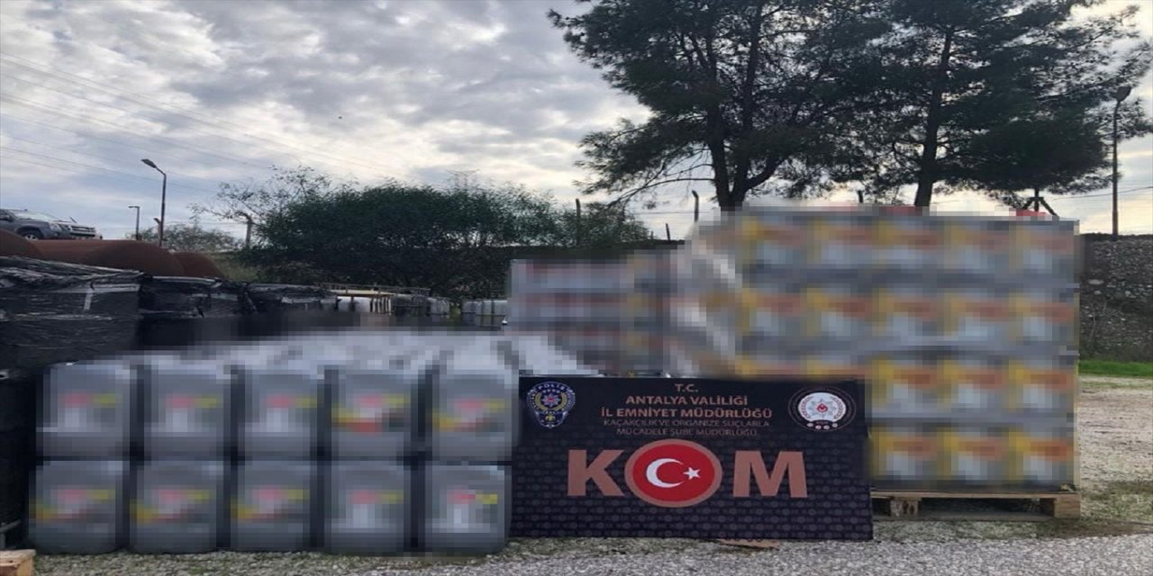 Antalya'da yapılan operasyonlarda 6 kişi tutuklandı.