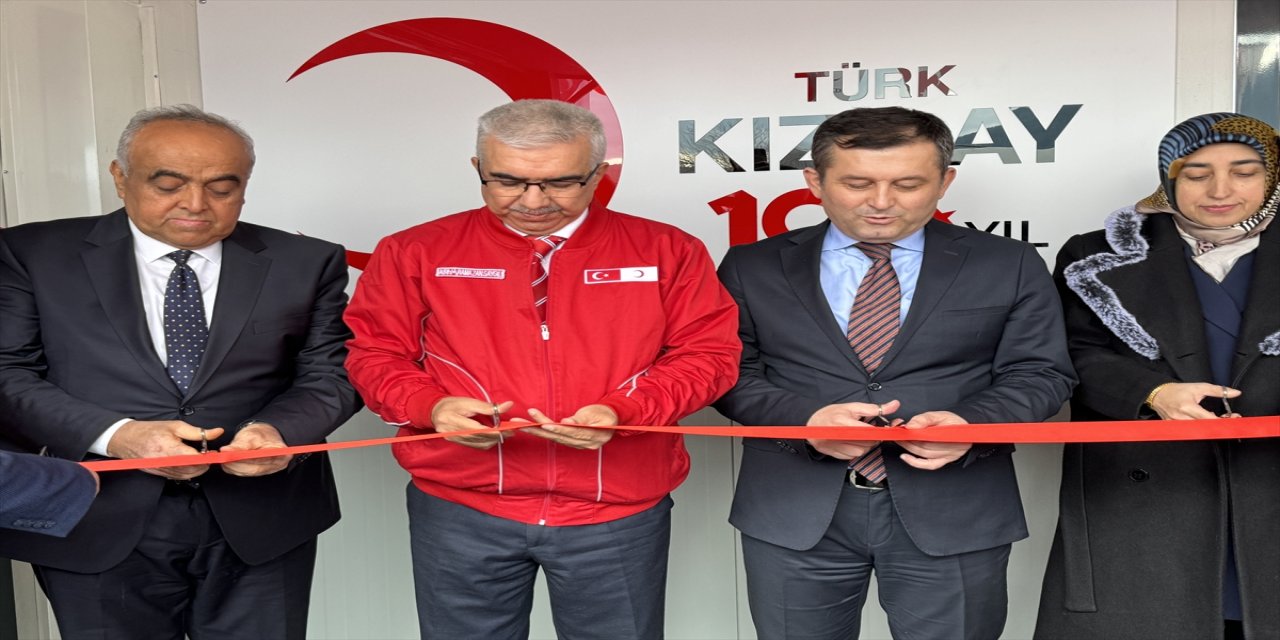 Osmaniye'de depremzedelerin yaşadığı konteyner kentte "100. Yıl Kütüphanesi" açıldı