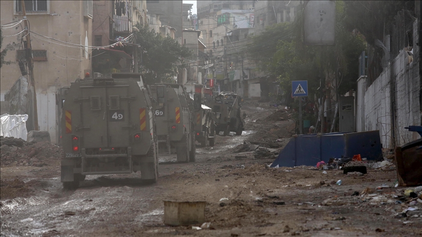 Filistin Kızılayı: İsrail ordusu, el-Emel Hastanesi avlusuna baskın düzenledi