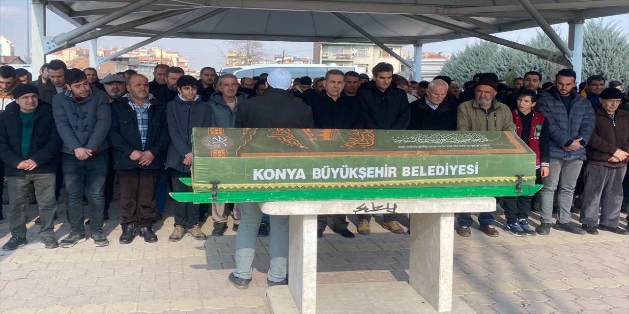 Konya'da böcek ilacından zehirlenerek ölen çocuğun cenazesi defnedildi