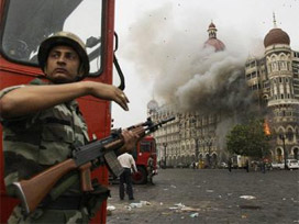 Asker, devlet başkanlığı sarayına girdi