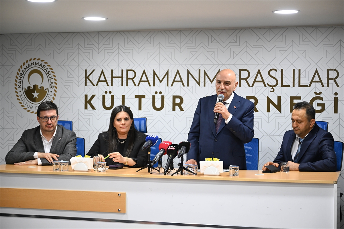 ABB Başkanı Mansur Yavaş Ankara'da her yere fotoğrafını astı