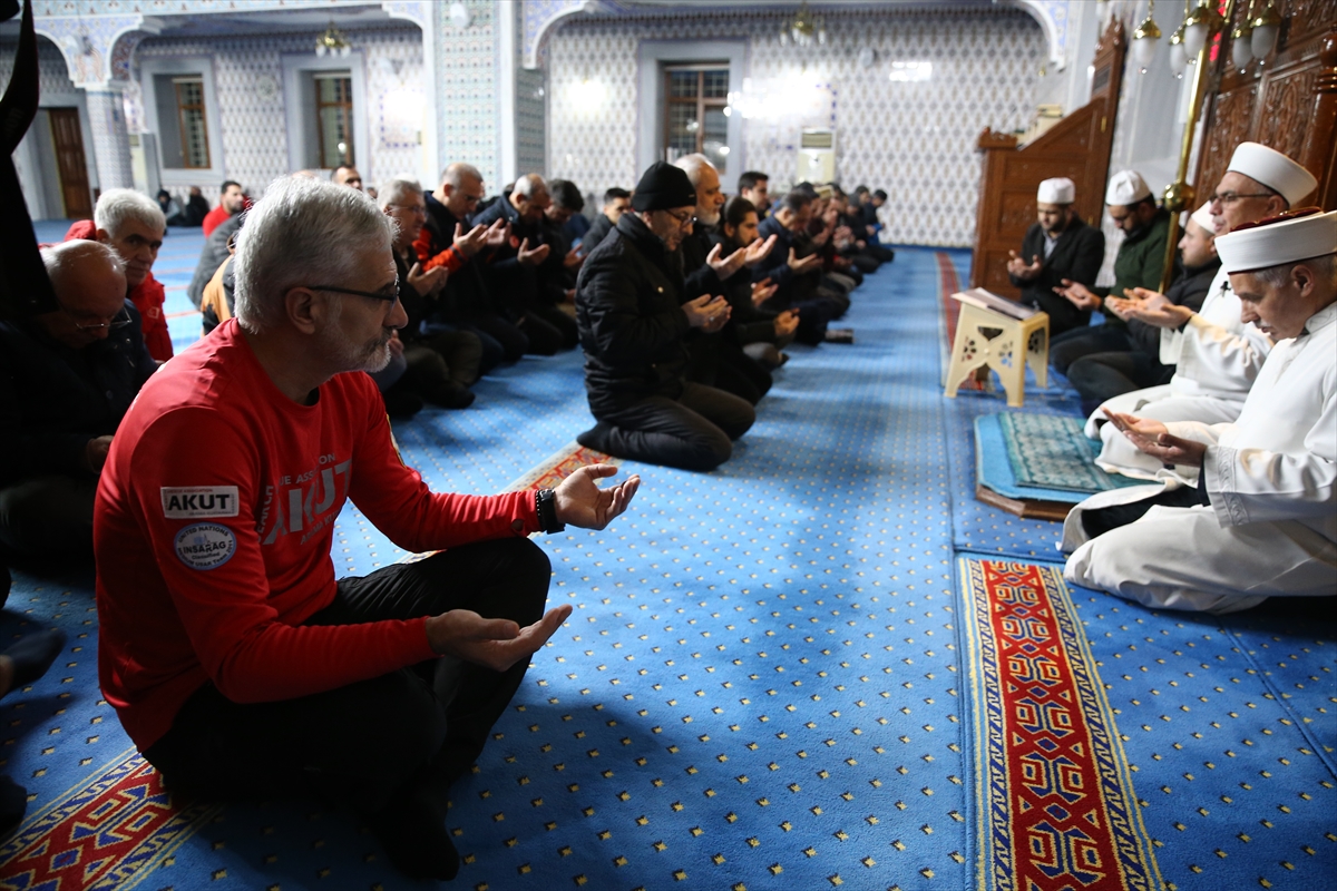 Batman ve Bingöl'de 6 Şubat depremlerinin yıl dönümünde anma programı düzenlendi