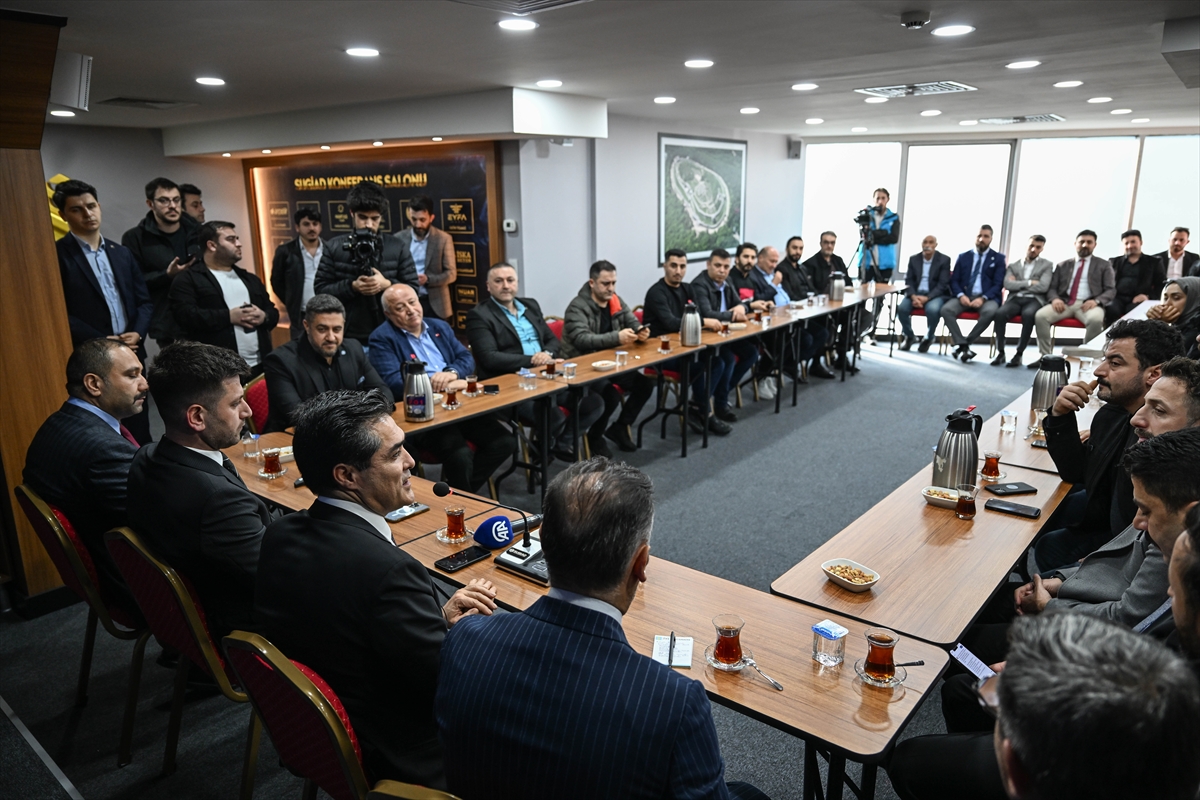 Buğra Kavuncu İBB Başkanlığı için ilçe ilçe geziyor