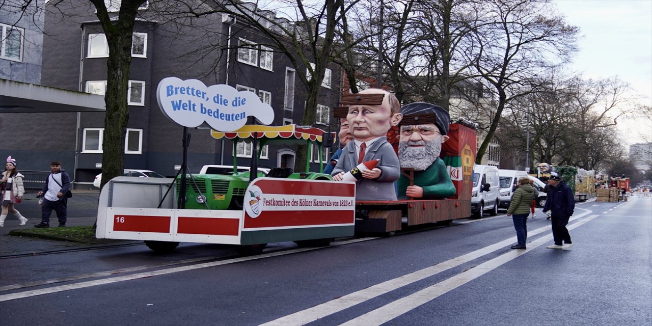 "300 ton şekerleme, 700 bin çikolata dağıtıldı."