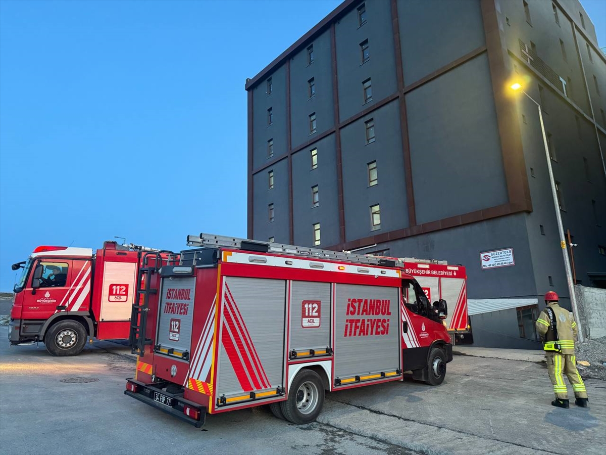 Asansörde sıkışan kişi öldü