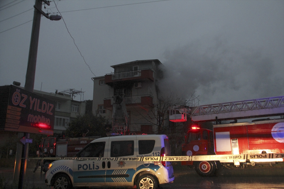 Antalya'da evde çıkan yangında 1 kişi öldü