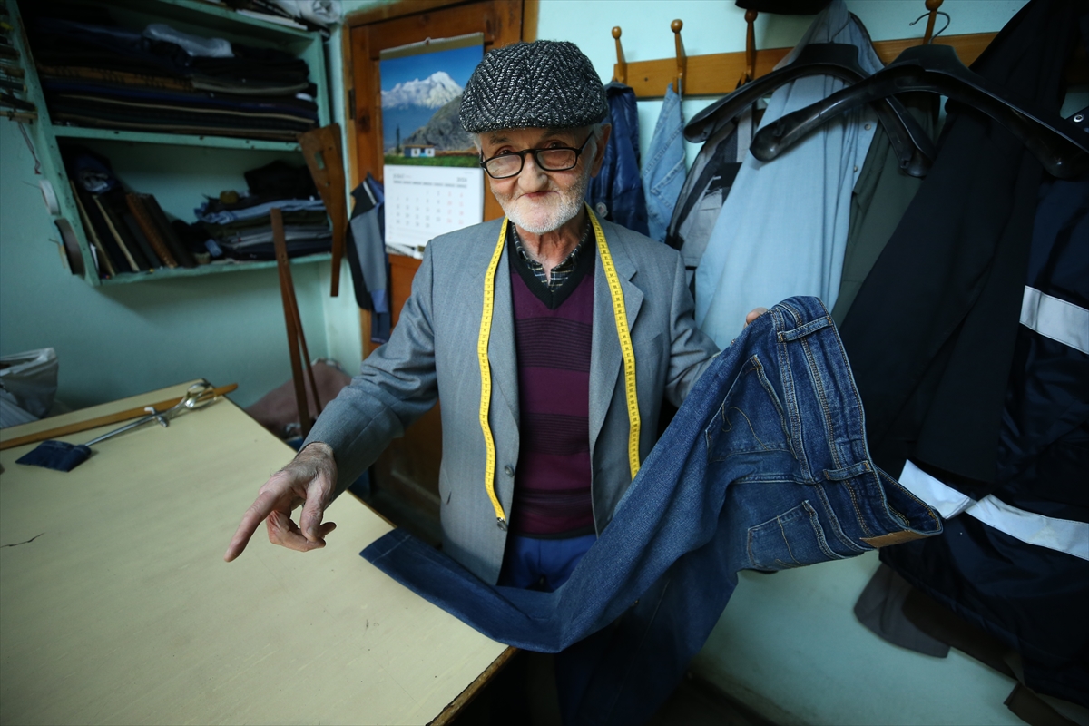 Terzilik mesleğinde 60 yılı geride bıraktı