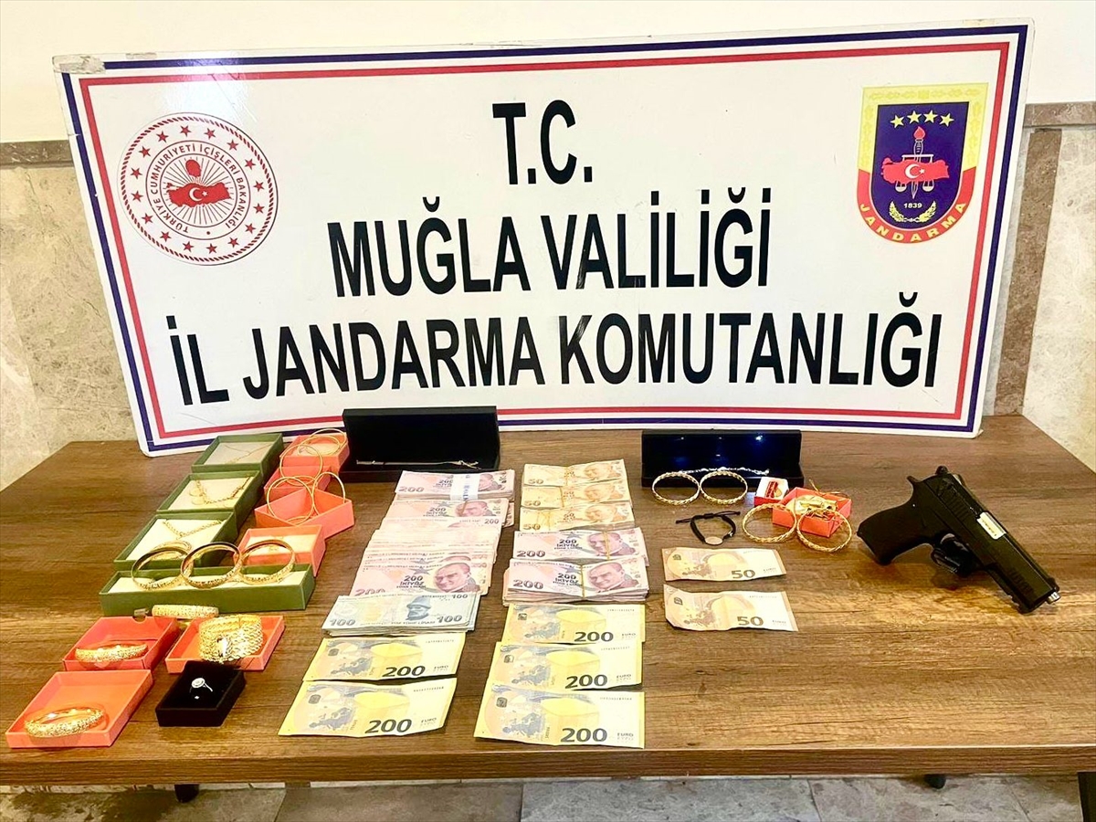 Eski çalıştığı iş yerinden hırsızlık yaptı