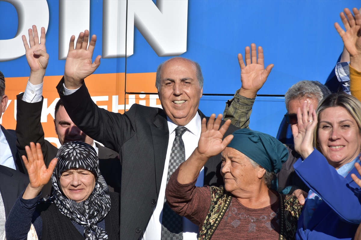 "Marmaris'te de kanalizasyonların denize ak"ıyor