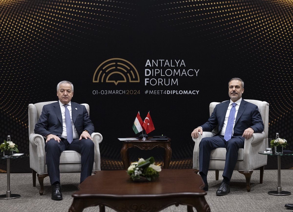 Dışişleri Bakanı Fidan, Tacik mevkidaşı Muhriddin ile Antalya'da görüştü