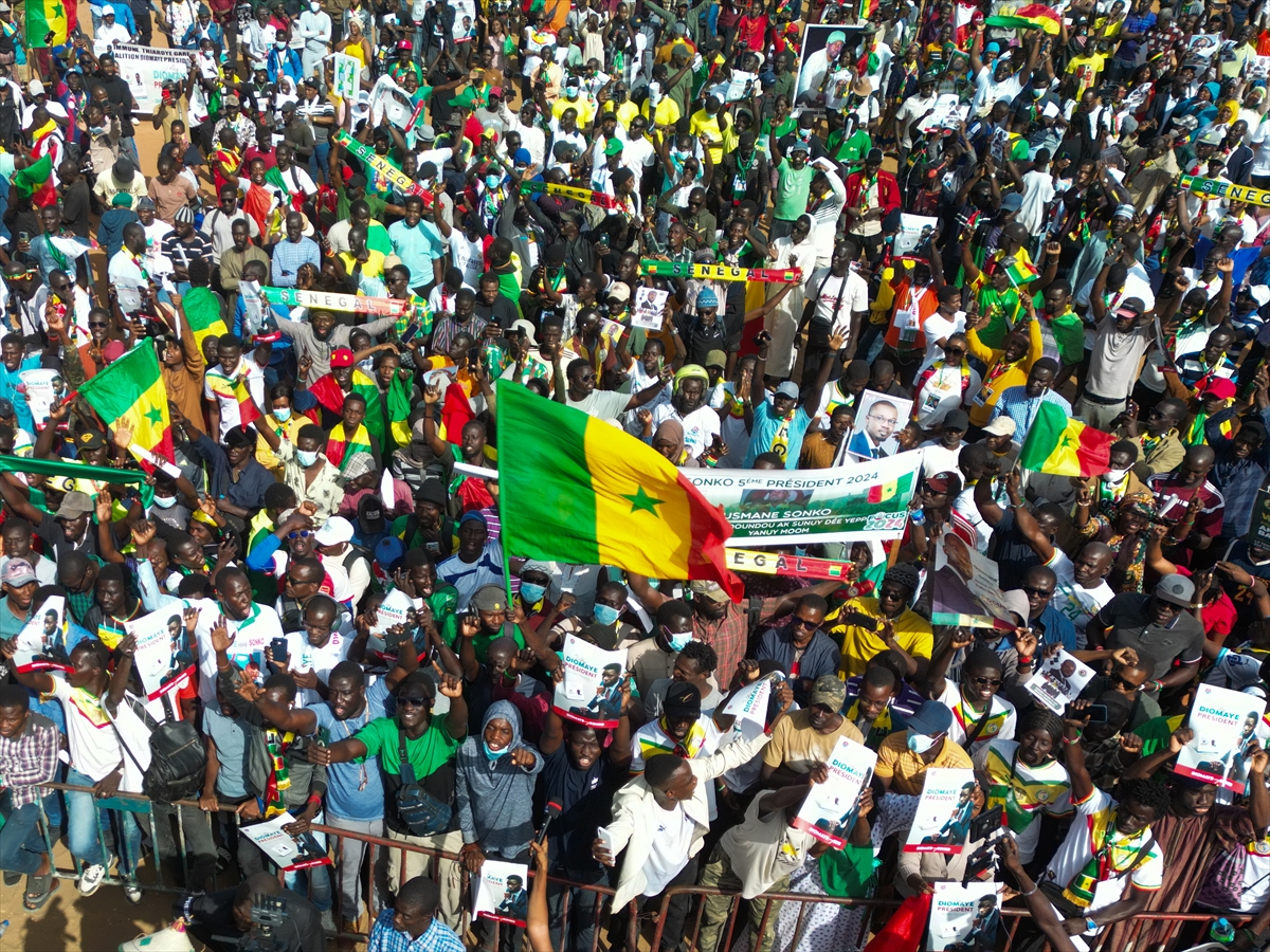 Senegal'de cumhurbaşkanı seçiminin 2 Nisan'dan önce yapılması için gösteri düzenlendi