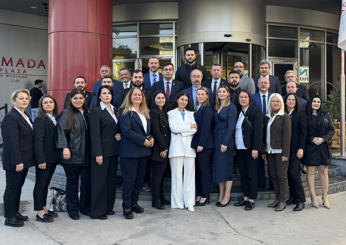 DSP Genel Başkanı Aksakal, İzmir aday tanıtım toplantısında konuştu: