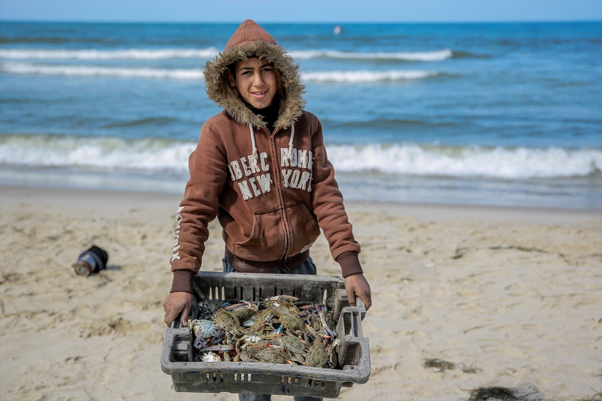 Gazzeli balıkçılar, ölüm çizgisinde rızıklarını arıyor