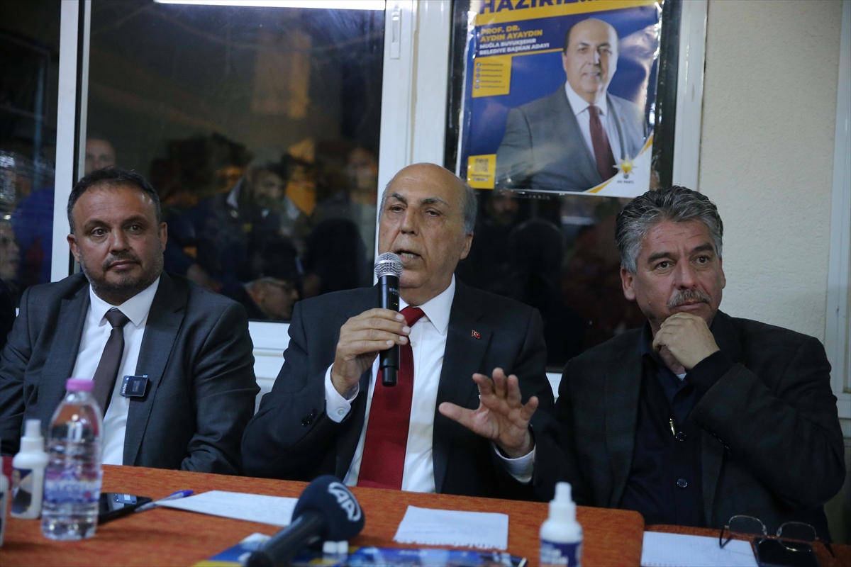 Başkaları gibi Atatürk'ün, Cumhuriyet'in arkasına sığınmıyoruz