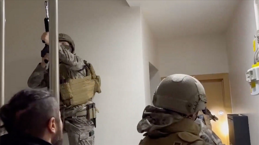 İstanbul'da düzenlenen "Mahzen-7 Operasyonu"nda 27 şüpheli yakalandı