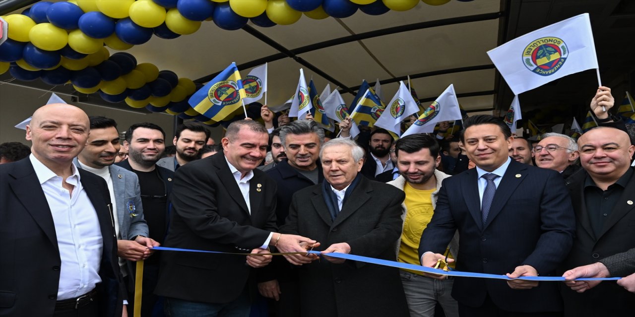 "Bugün Fenerbahçe'nin ne başkanlık sorunu var ne bir başka sorunu var. Fenerbahçe'nin tek sorunu var, başarı"